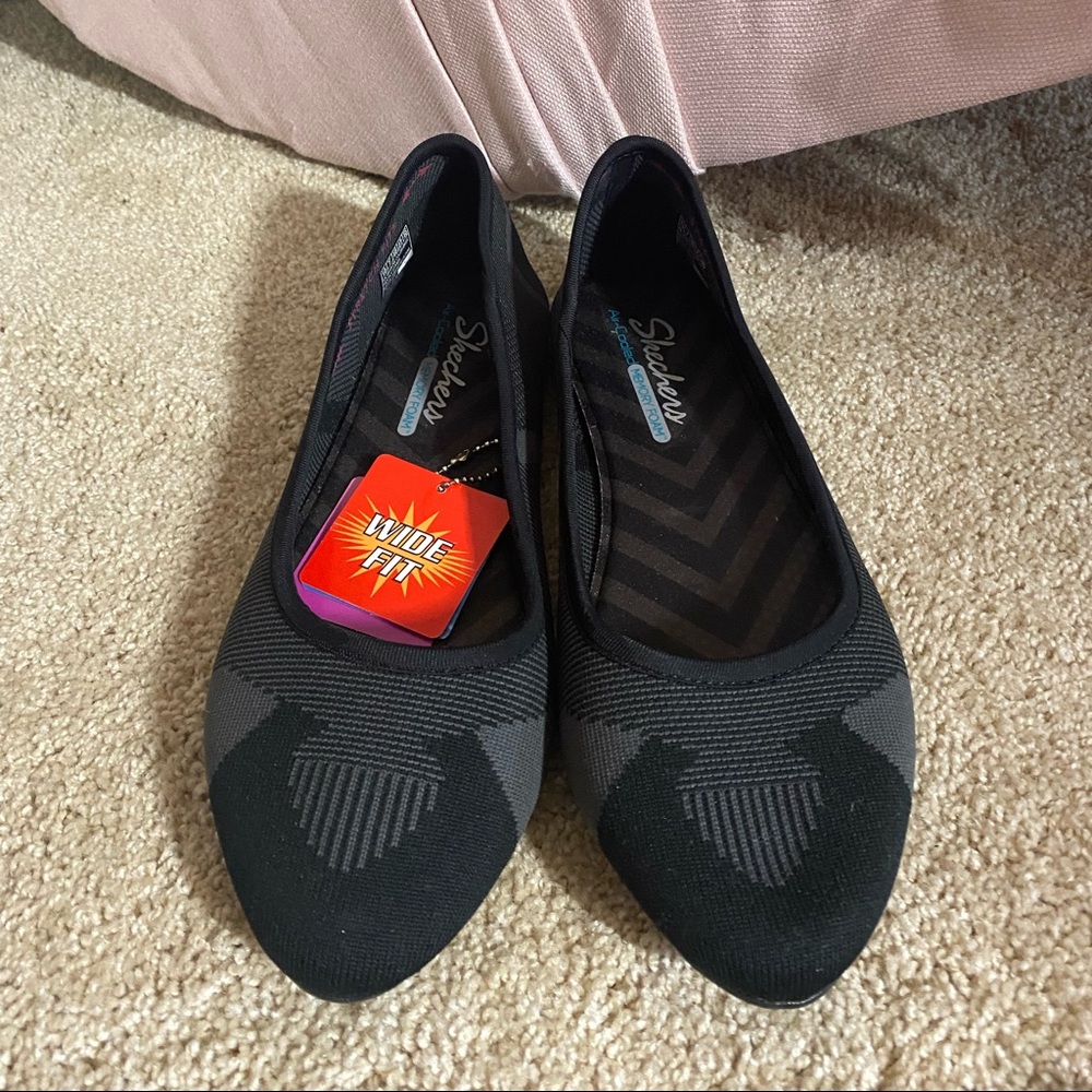 Sketchers black knit flats- new with tags- size 10W